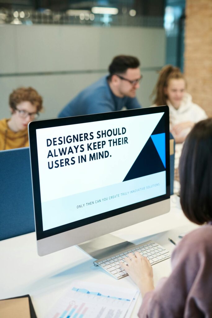 how much does a UI UX designer make