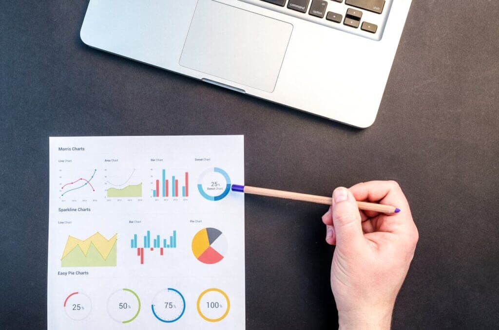 how much does an seo specialist make