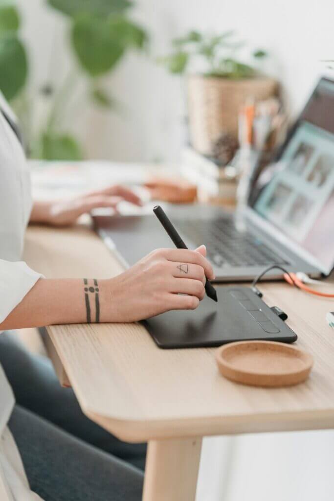 common questions in a graphic designer interview