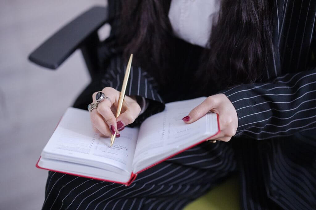 responsibilties of an executive assistant